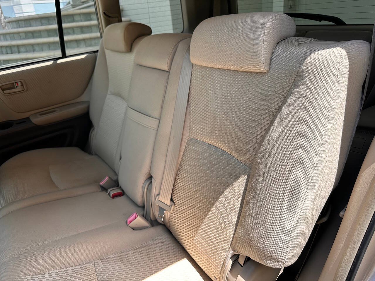 Used 2005 Toyota Highlander 2WD V6 w/ 3rd Row image 65