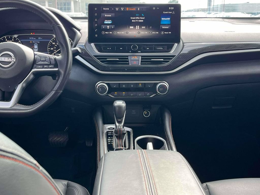 Used 2024 Nissan Altima 2.5 SR w/ SR Premium Package FWD image 3
