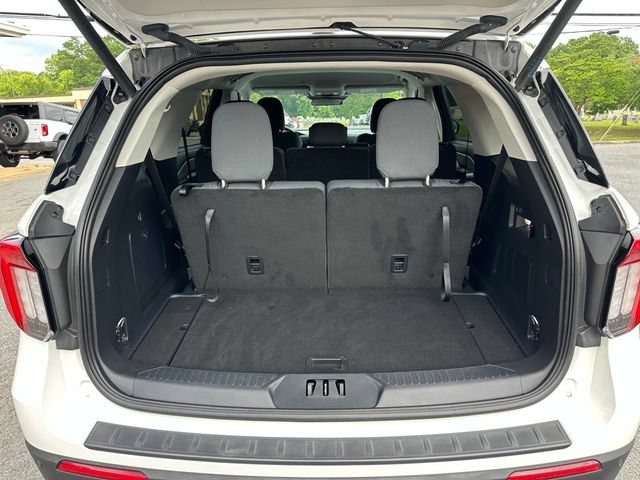 Used 2025 Ford Explorer Active AWD/4WD image 42