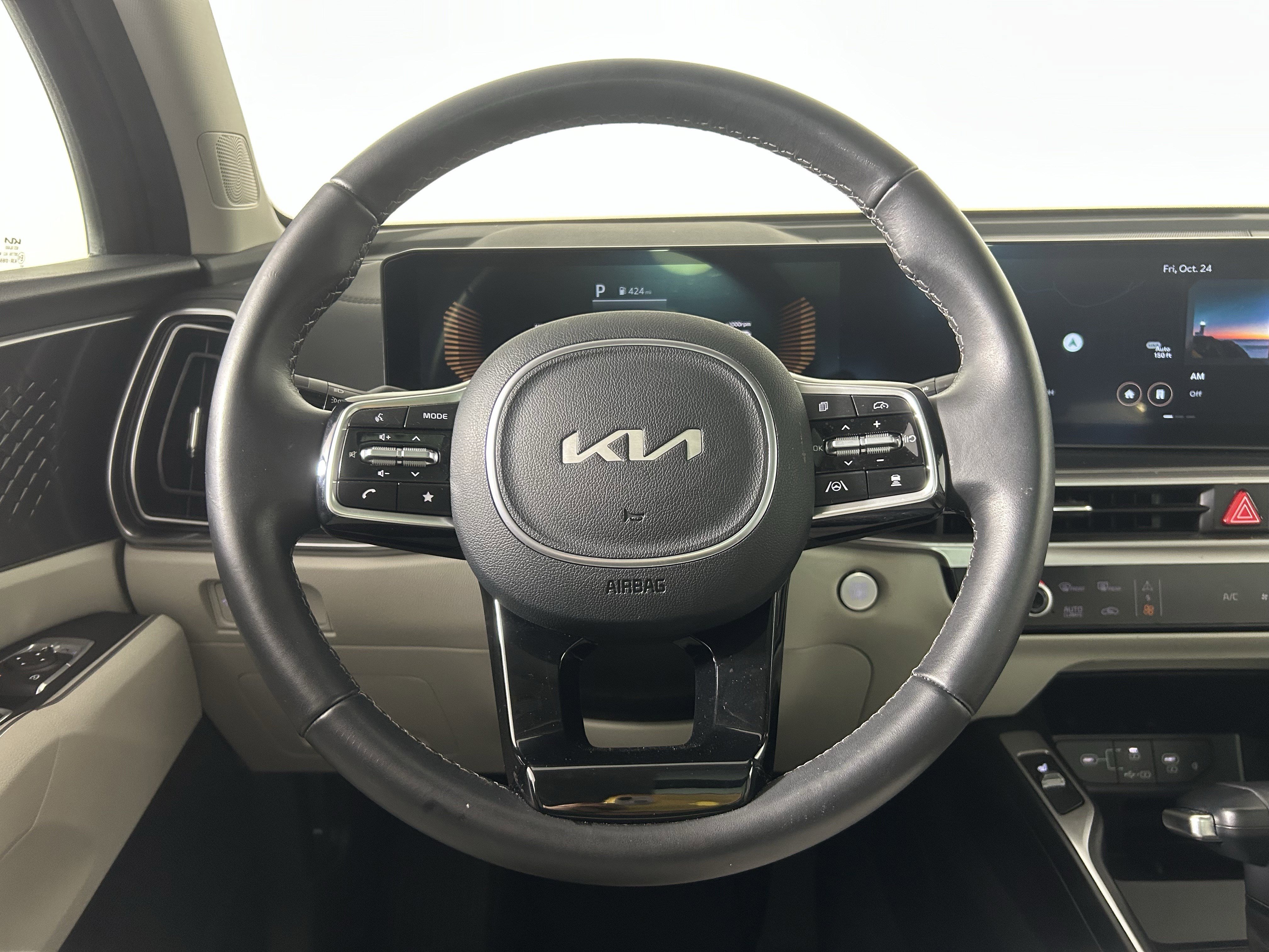 Used 2025 Kia Sorento S w/ Panoramic Sunroof Package image 14