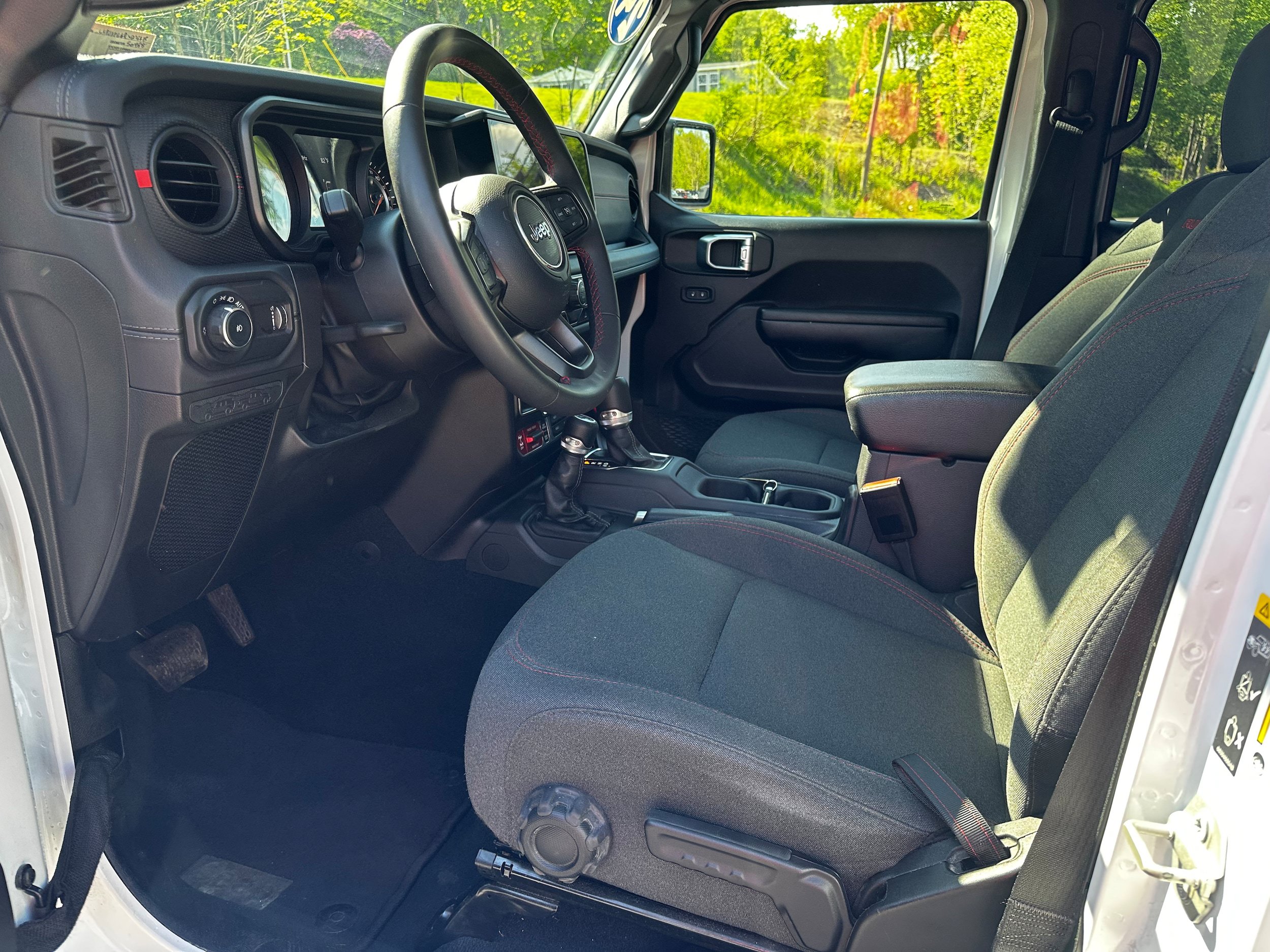 Used 2024 Jeep Wrangler Unlimited Rubicon AWD/4WD image 26