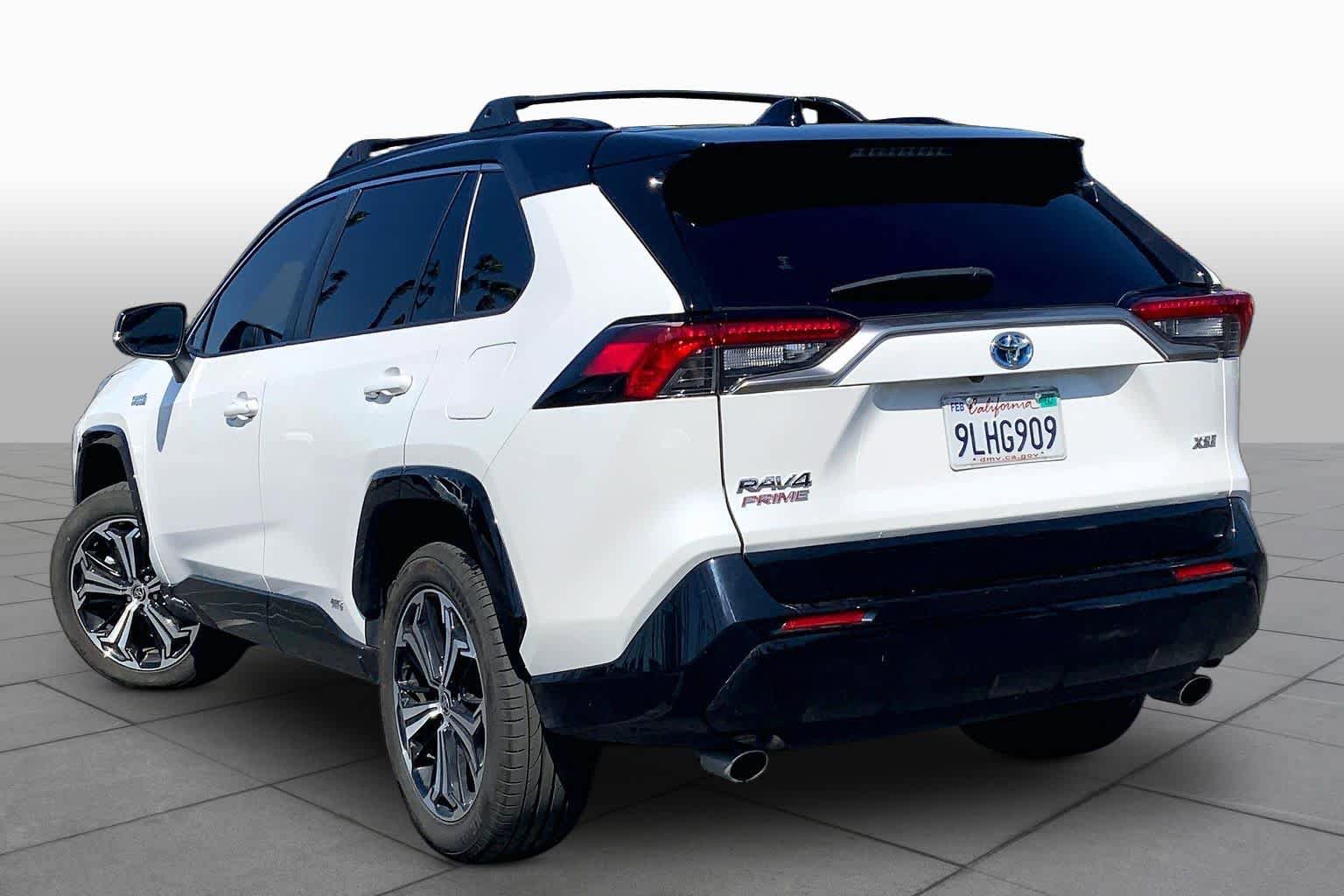 Used 2024 Toyota RAV4 XSE w/ Weather Package AWD/4WD image 11
