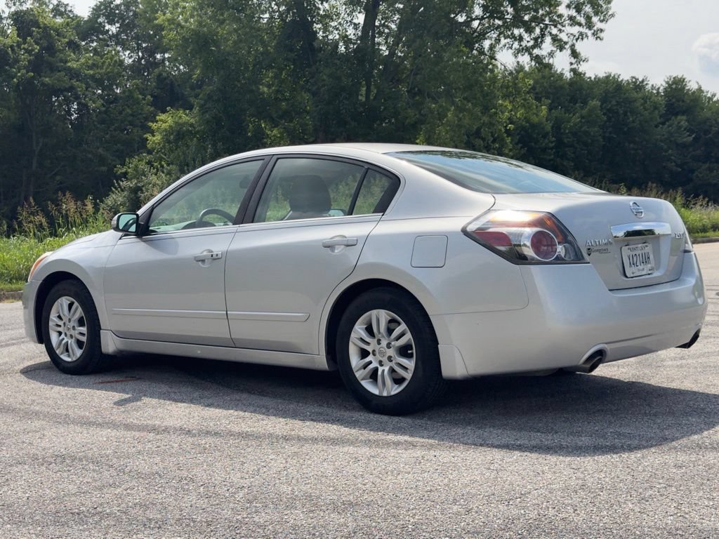 Used 2011 Nissan Altima 2.5 S w/ Convenience Pkg FWD image 6