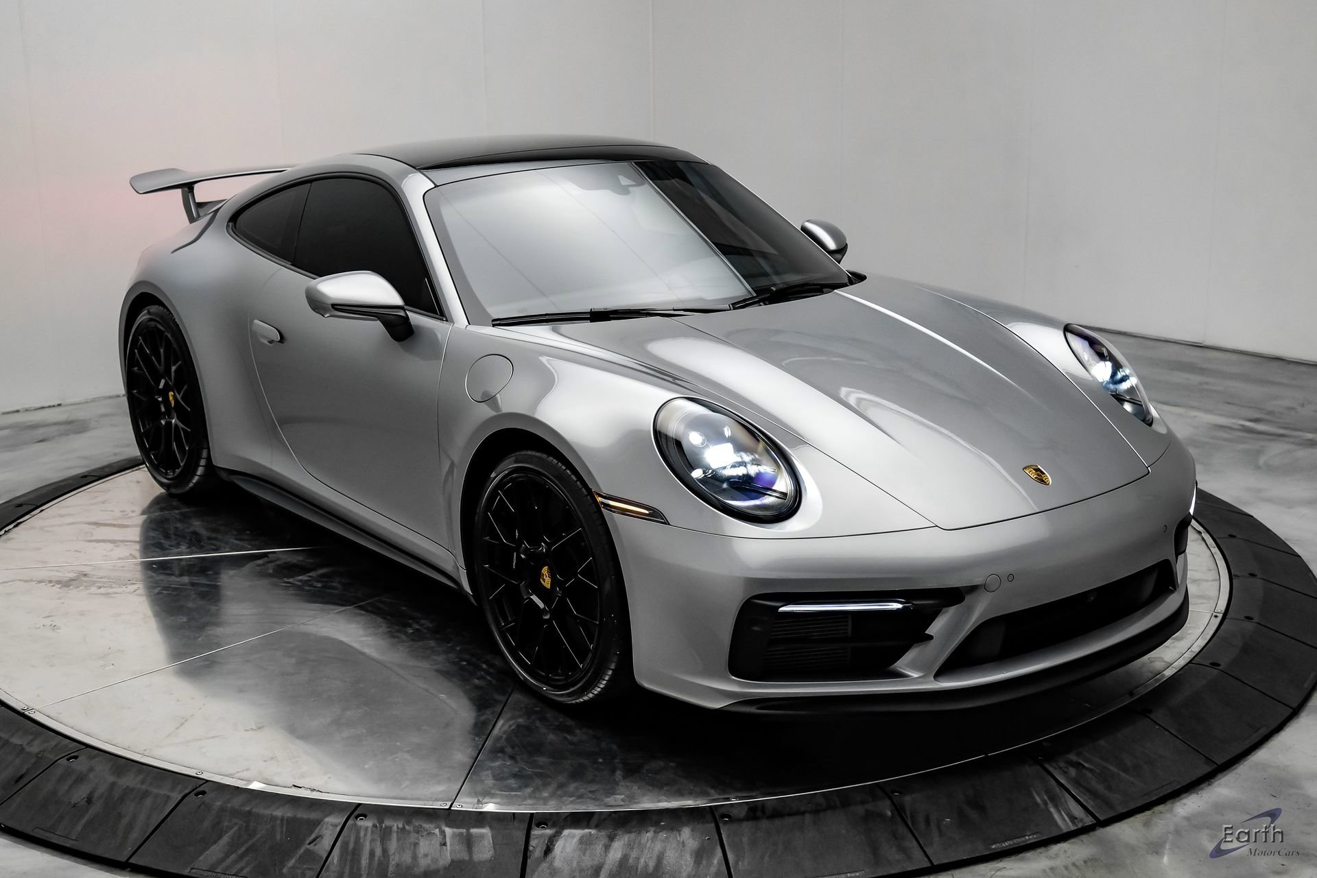 Used 2024 Porsche 911 Carrera GTS RWD image 27