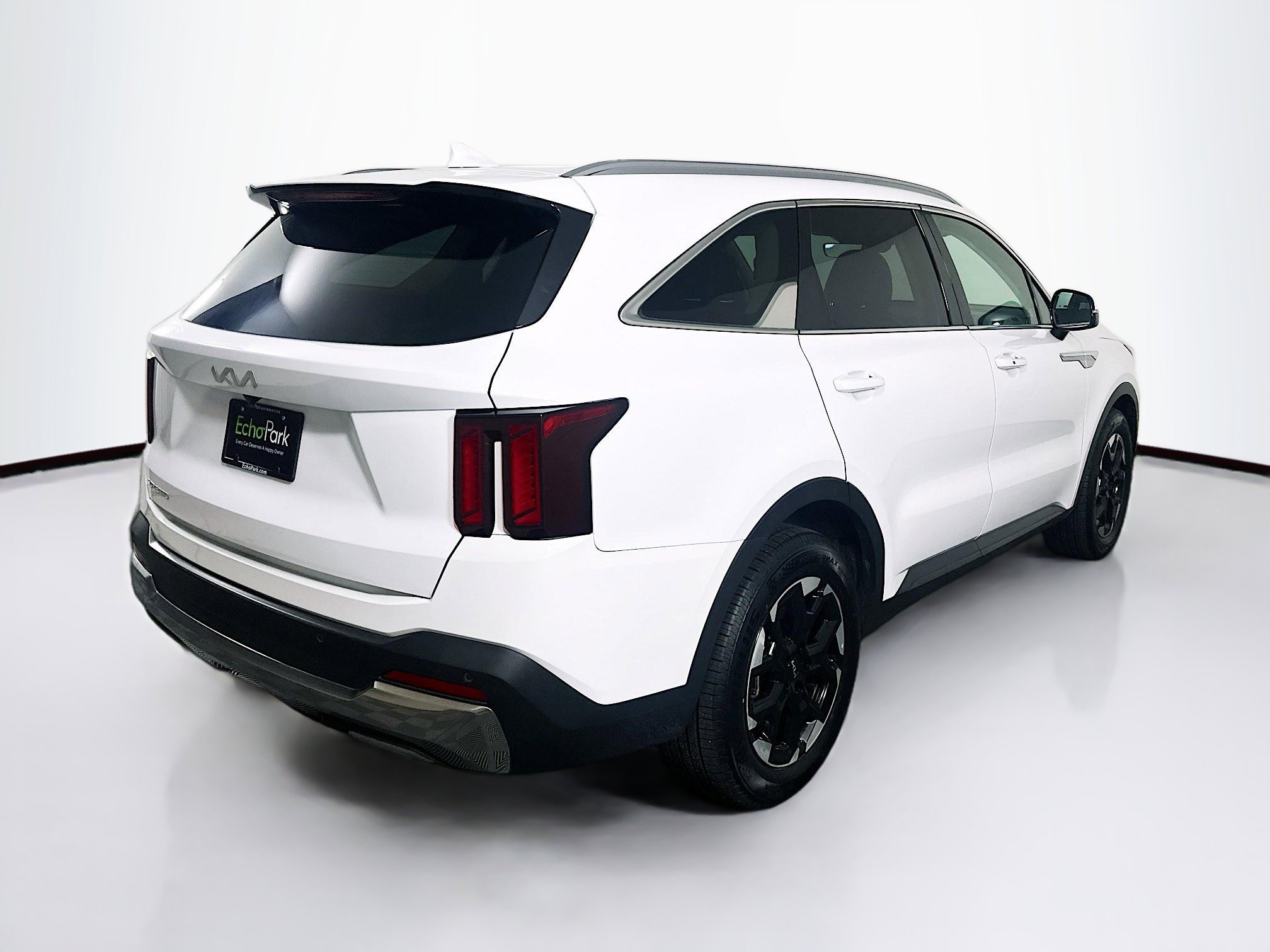 Used 2024 Kia Sorento S image 9