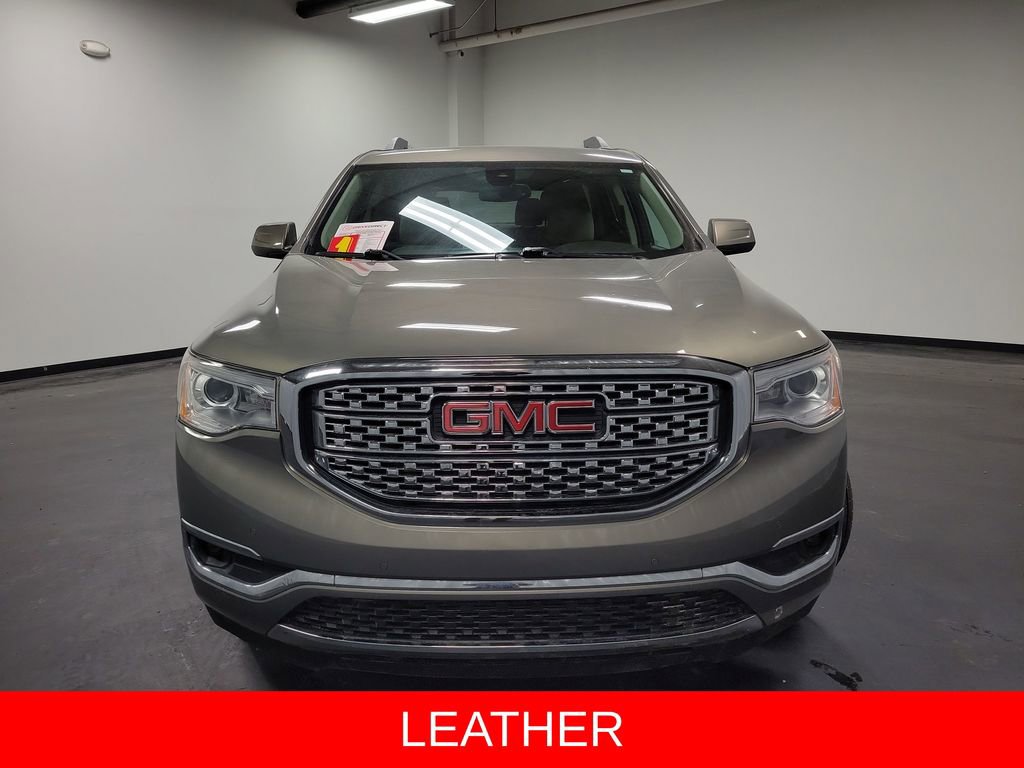 Used 2019 GMC Acadia Denali image 2