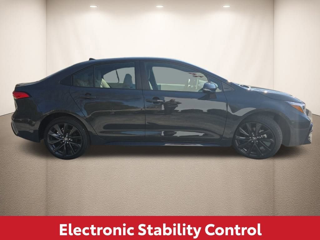 Used 2026 Toyota Corolla SE w/ SE Premium Package image 9