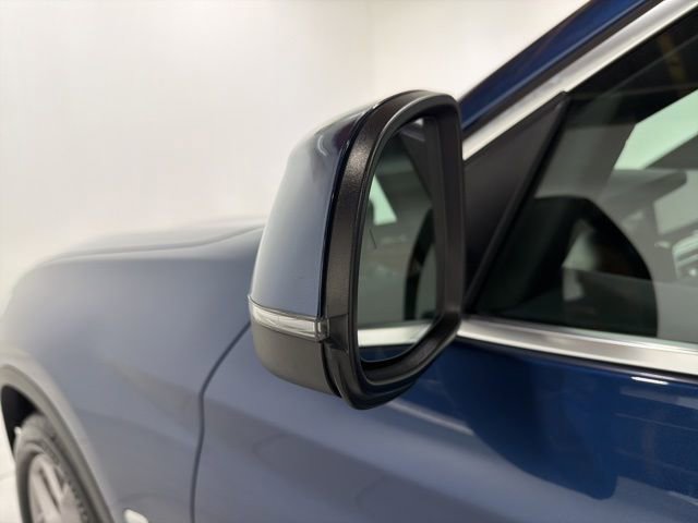 Certified 2023 BMW X4 xDrive30i w/ Convenience Package image 9
