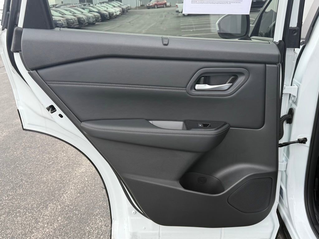 Used 2026 Nissan Rogue SV w/ SV Premium Package image 16