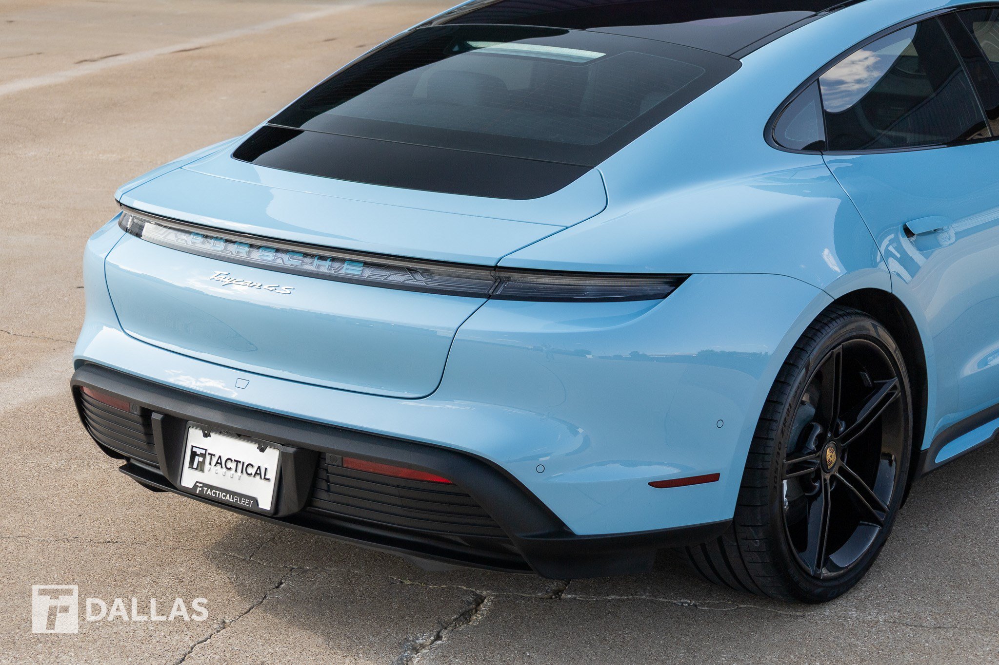 Used 2022 Porsche Taycan 4S AWD/4WD image 16