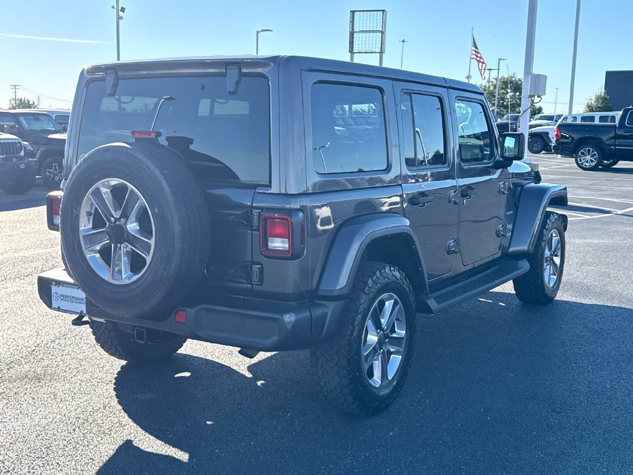 Used 2021 Jeep Wrangler Unlimited Sahara w/ Uconnect 4C Nav & Sound Group AWD/4WD image 2