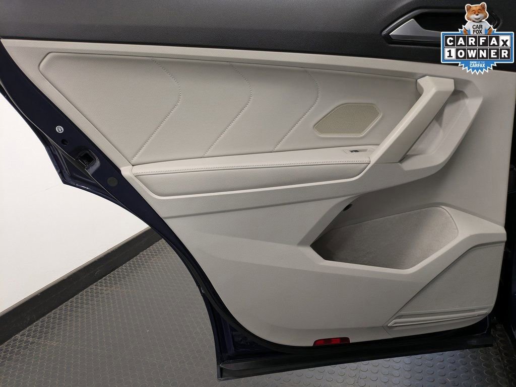 Used 2022 Volkswagen Tiguan SE w/ Panoramic Sunroof Package image 24