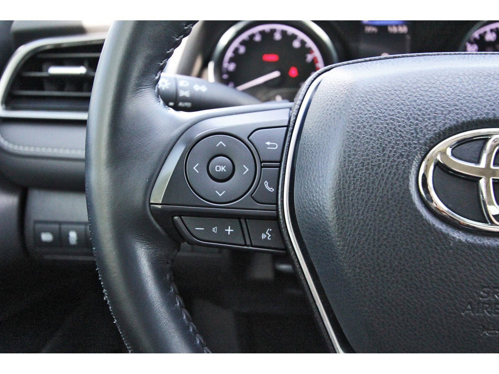 Used 2020 Toyota Camry SE image 15