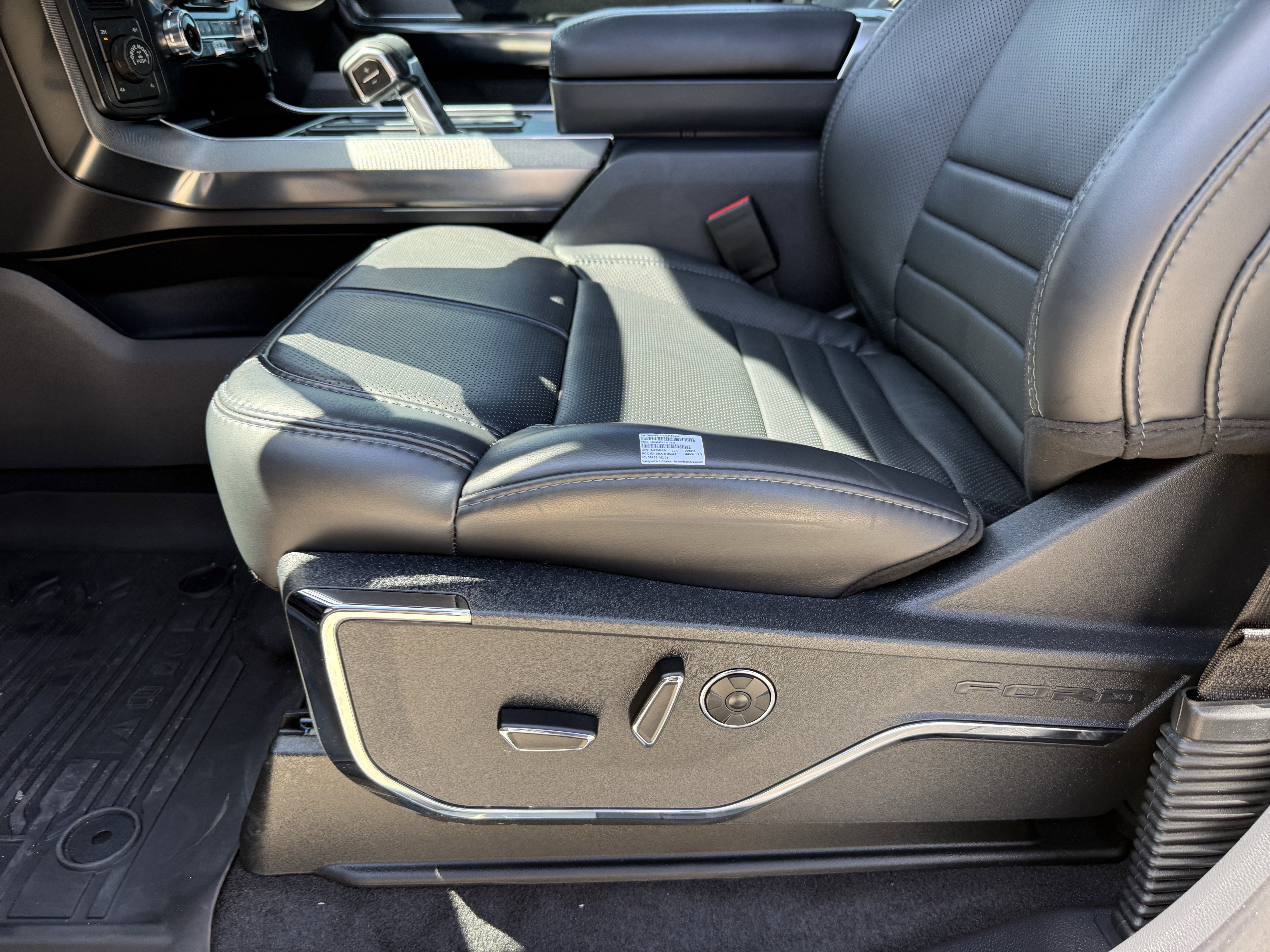 Used 2025 Ford F150 Platinum w/ Equipment Group 702A High image 32