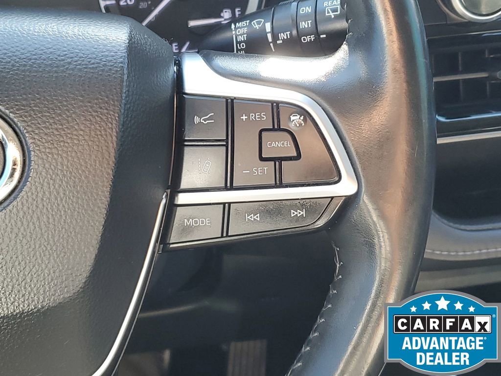 Used 2020 Toyota Highlander XLE image 36