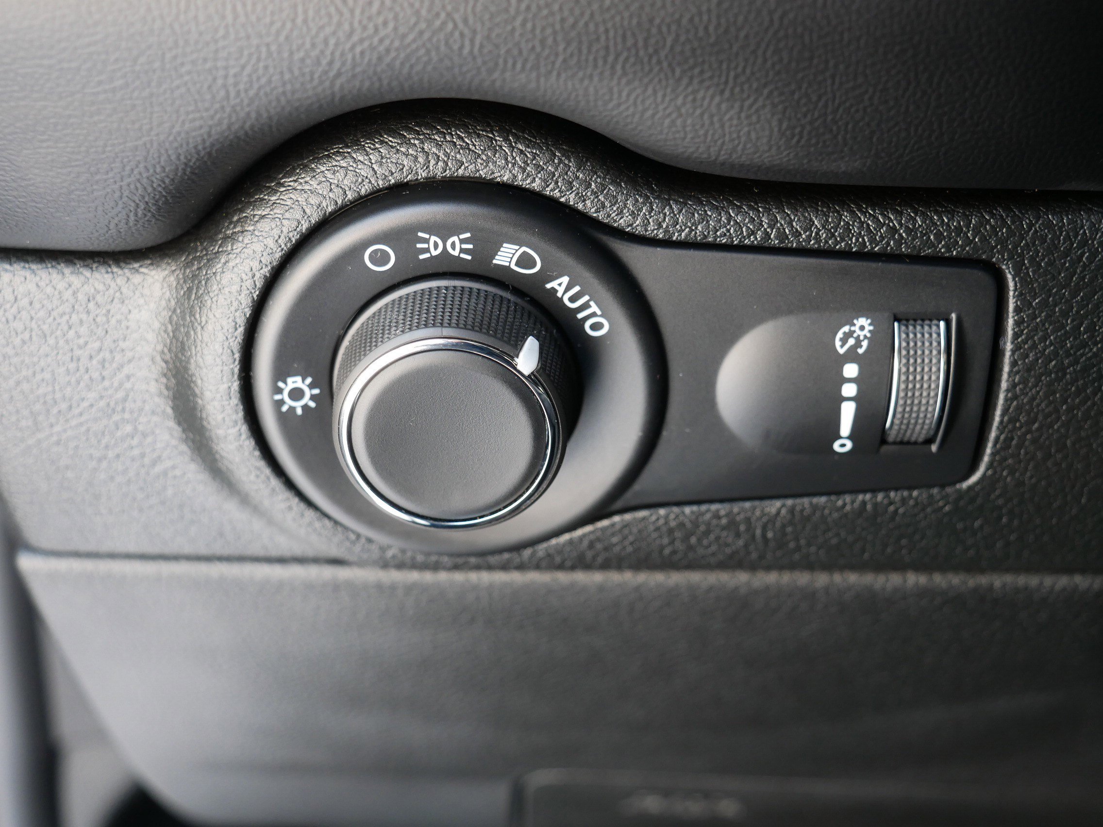 Certified 2025 Dodge Durango GT image 26