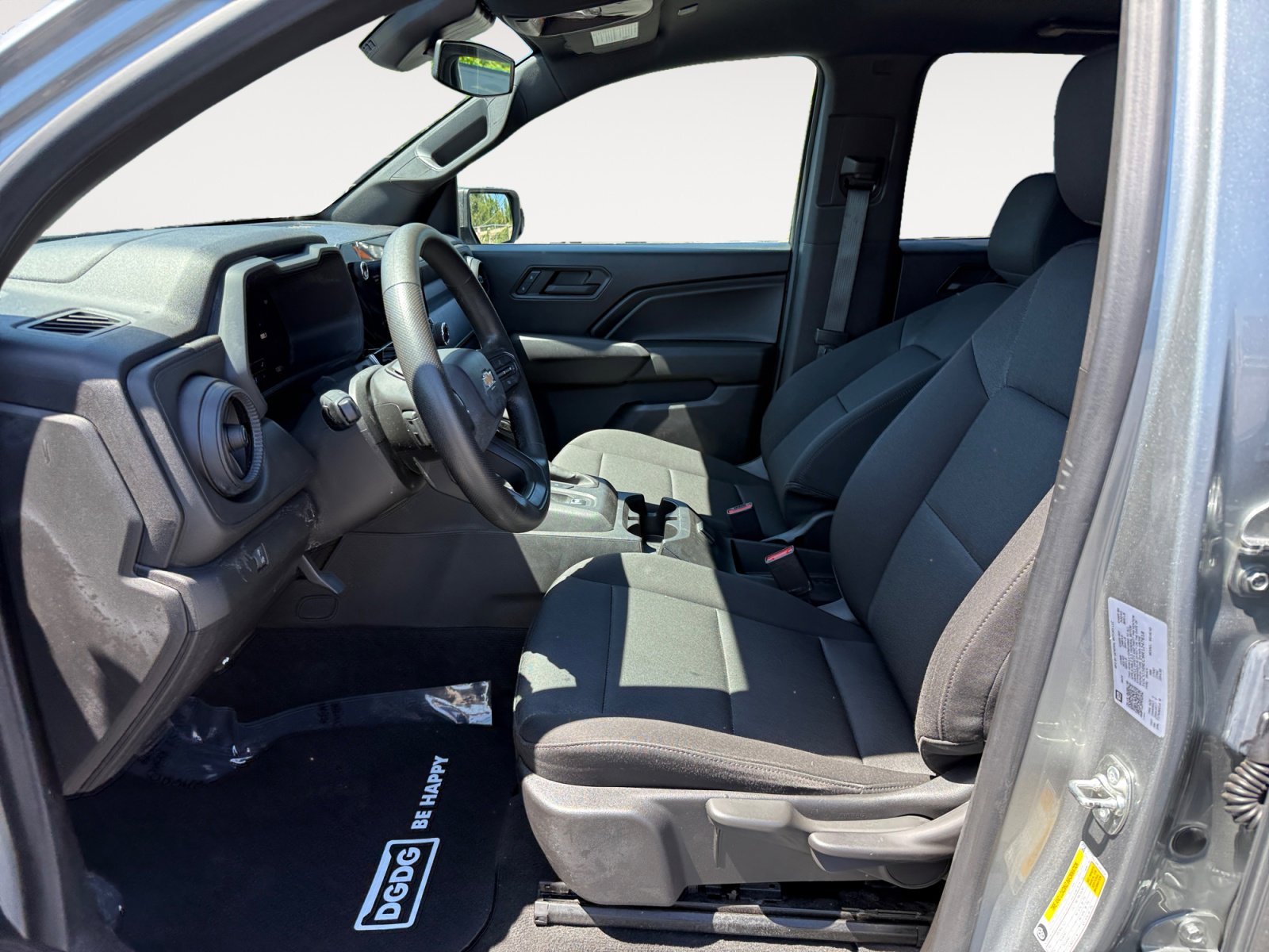 Used 2024 Chevrolet Colorado W/T RWD image 10