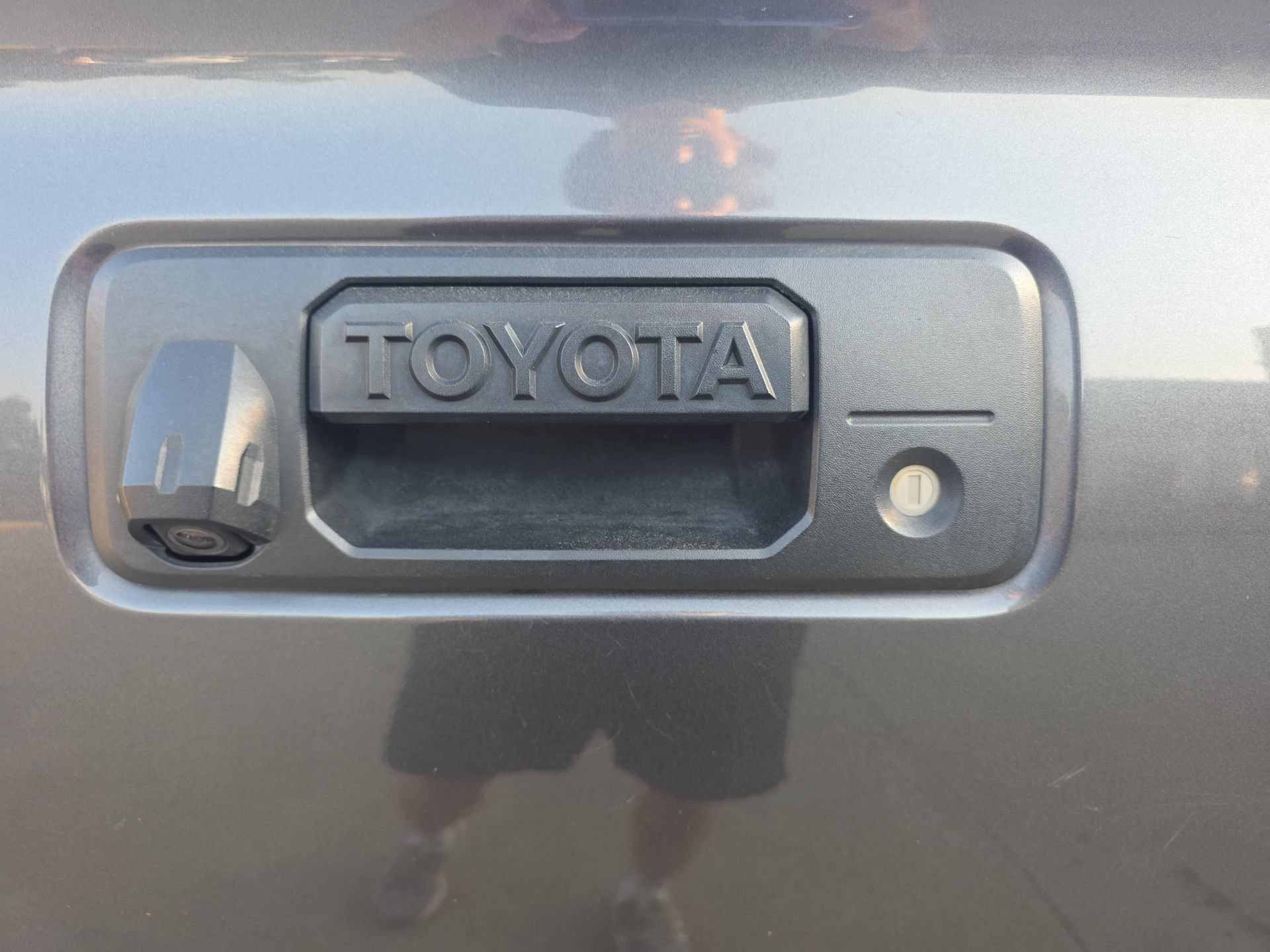 Used 2019 Toyota Tacoma TRD Off-Road w/ Technology Package AWD/4WD image 13