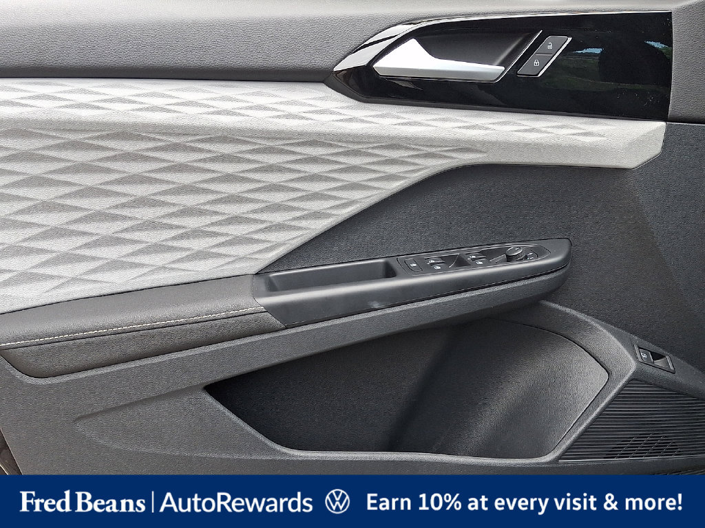 Certified 2024 Volkswagen Taos S FWD image 15