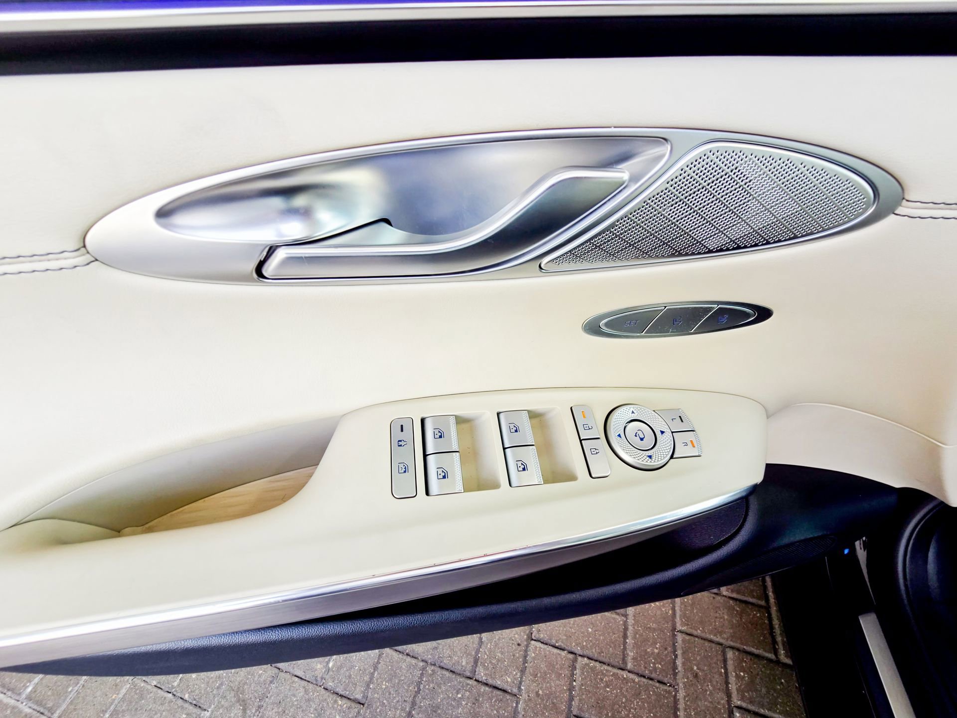 Used 2026 Genesis GV70 2.5T Select image 18