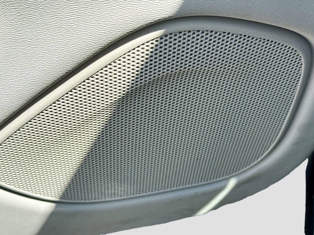 Used 2022 Volvo XC60 B5 Momentum w/ Climate Package image 19