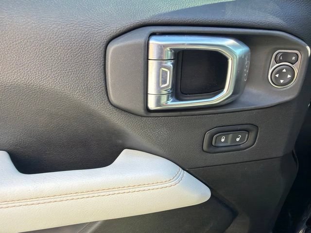 Used 2022 Jeep Wrangler Unlimited Sahara AWD/4WD image 13