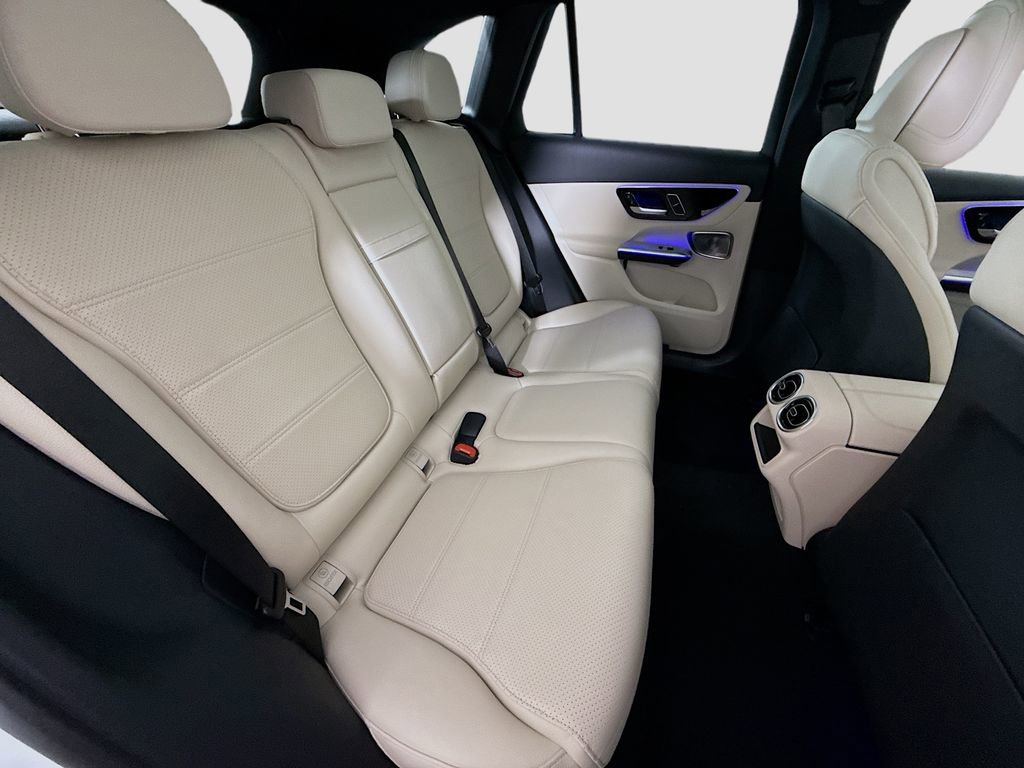 Used 2026 Mercedes-Benz GLC 300 4MATIC image 28