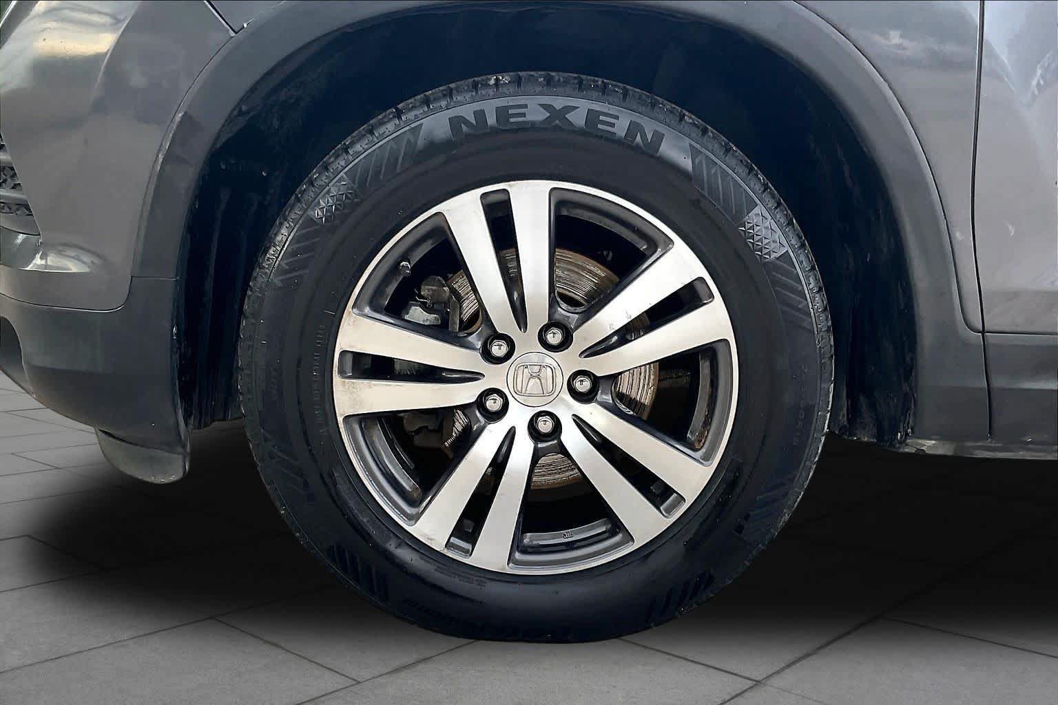 Used 2017 Honda Pilot EX image 11