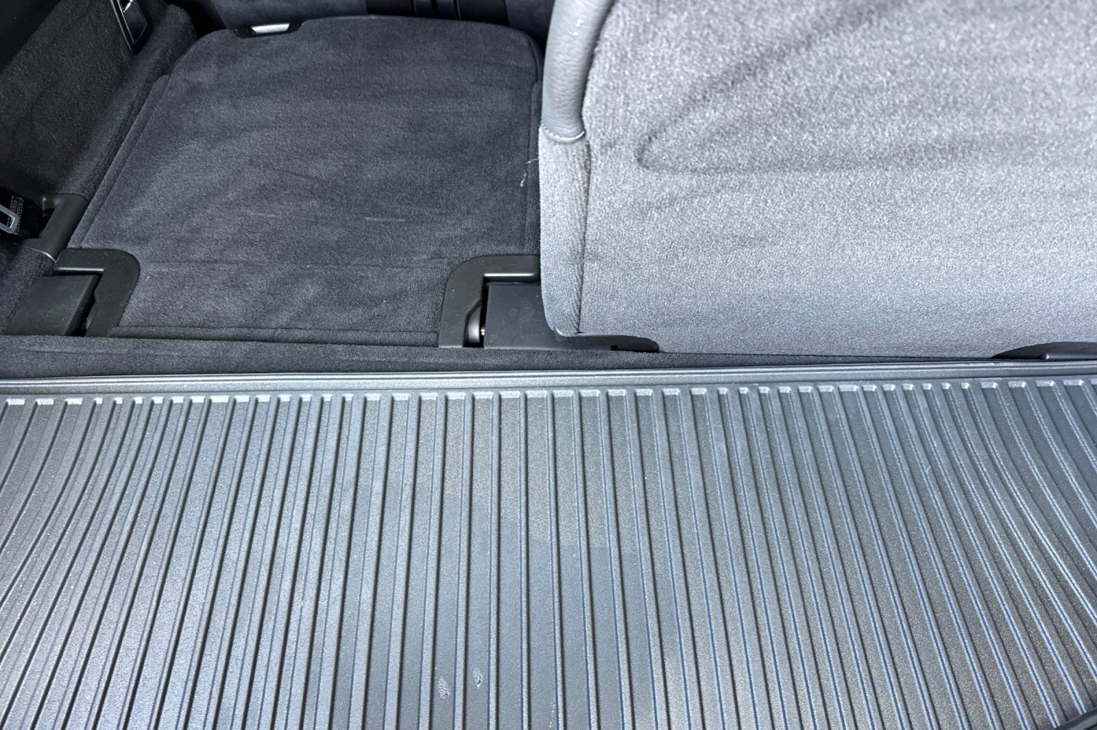 Used 2024 Volvo XC90 T8 Plus w/ Protection Package Premier image 16