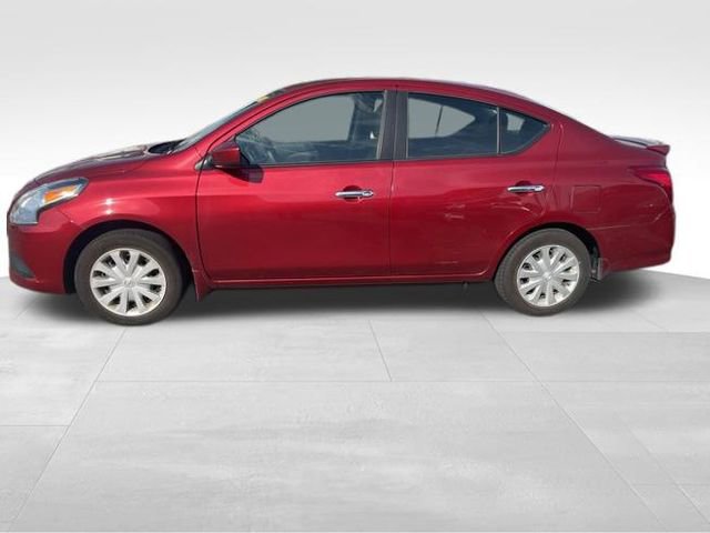 Used 2016 Nissan Versa SV FWD image 3