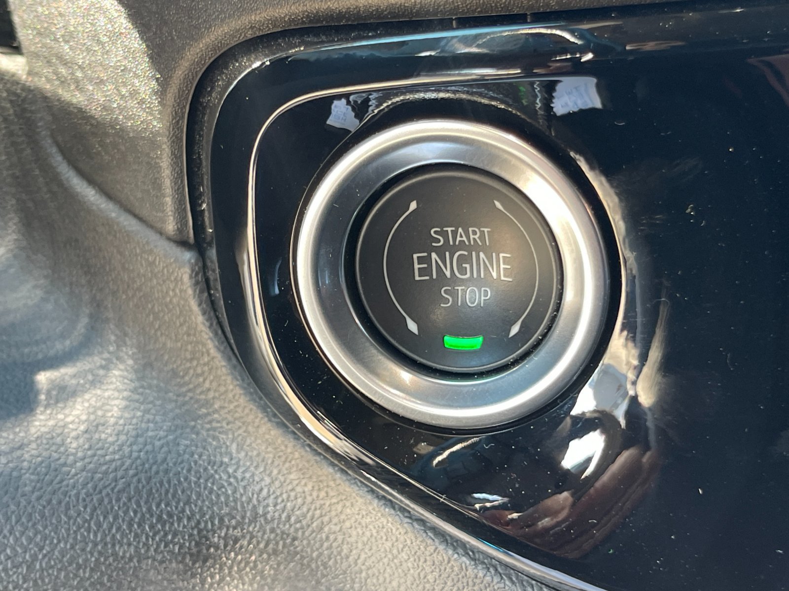 Used 2024 Chevrolet Silverado 1500 LTZ AWD/4WD image 25