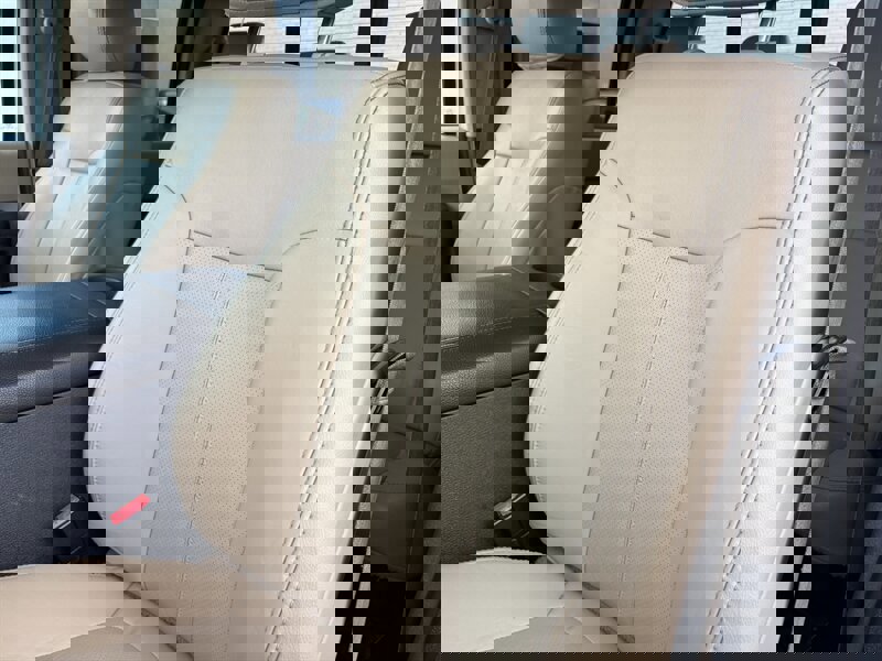 Used 2015 Ford F250 Lariat w/ Lariat Ultimate Package image 10