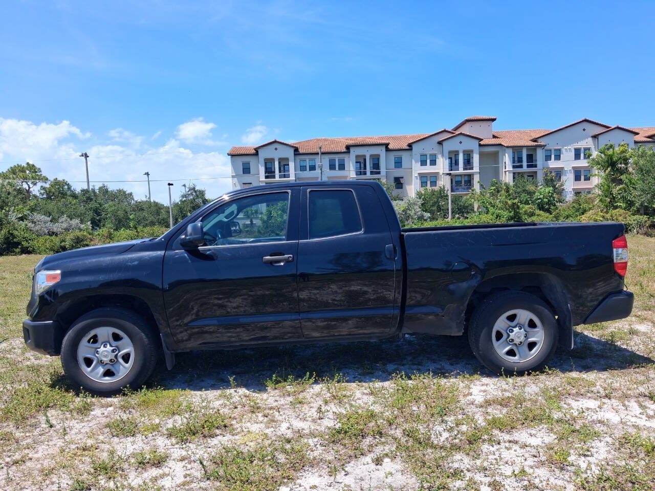 Used 2017 Toyota Tundra SR RWD image 9
