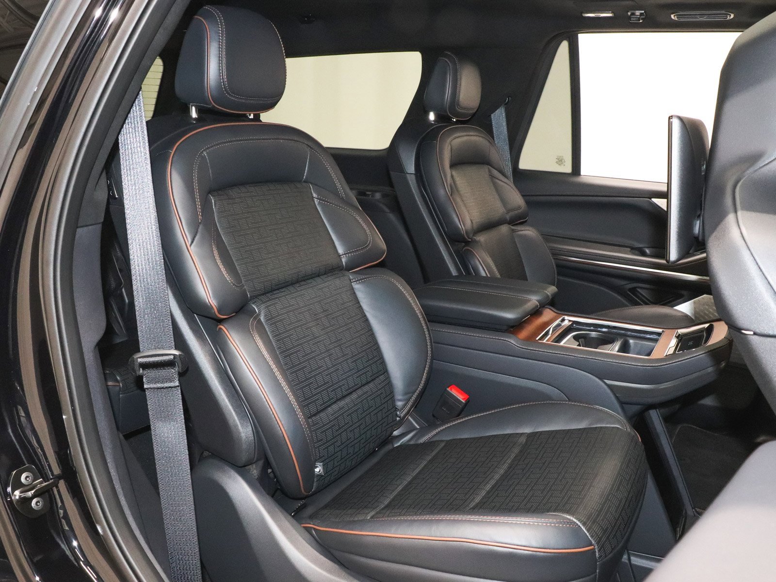 Used 2025 Lincoln Navigator Black Label image 32