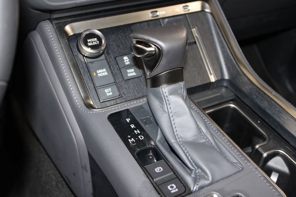 Used 2024 Lexus GX 550 image 32