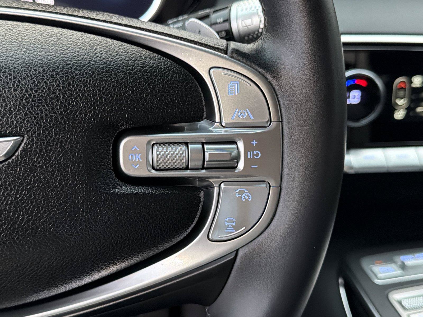 Used 2025 Genesis GV70 2.5T AWD/4WD image 26