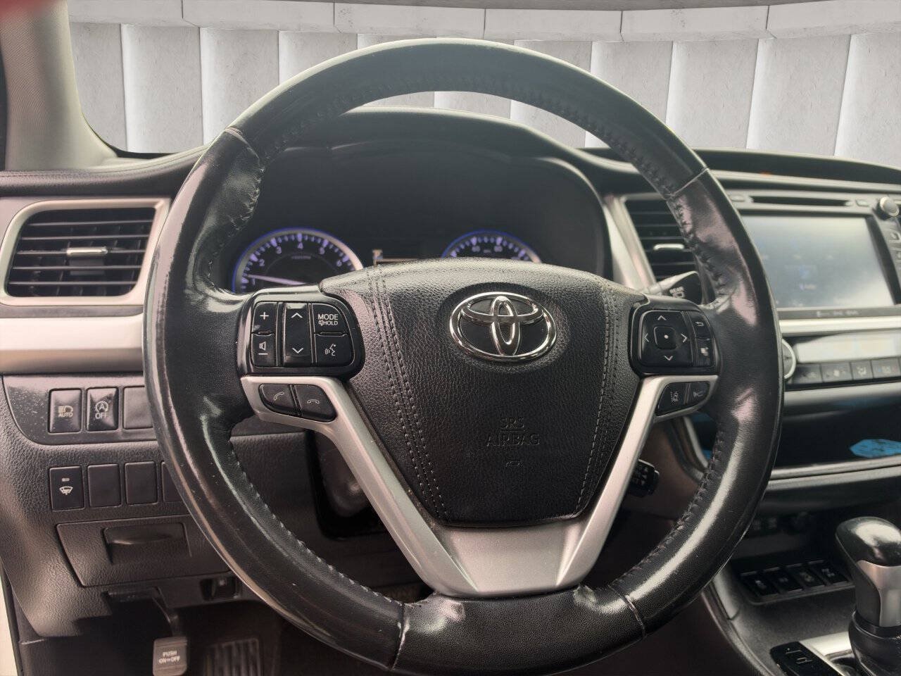 Used 2018 Toyota Highlander SE AWD/4WD image 12