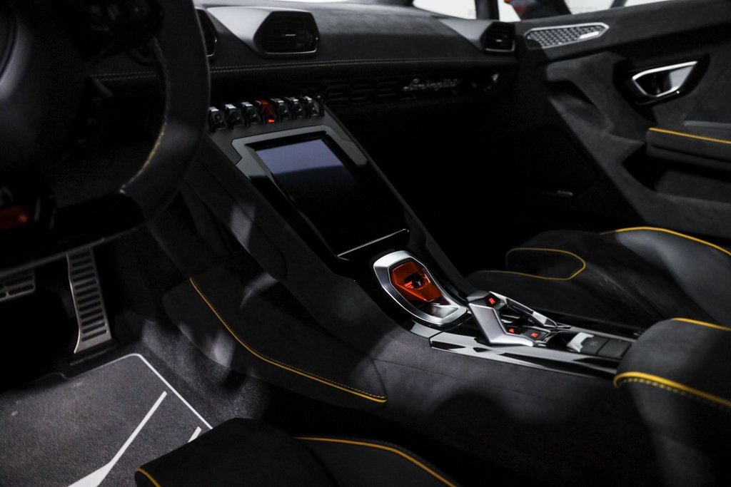 Used 2023 Lamborghini Huracan Sterrato image 36