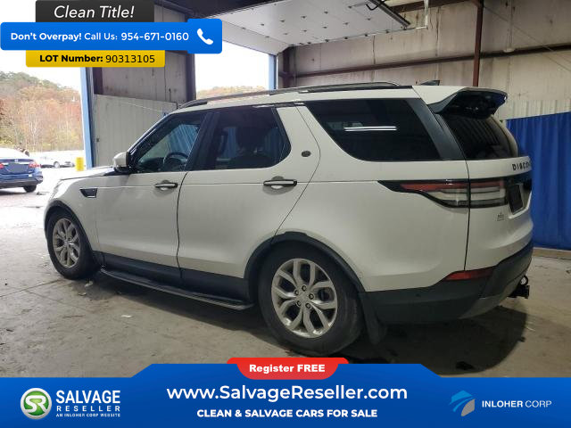 Used 2019 Land Rover Discovery SE image 3