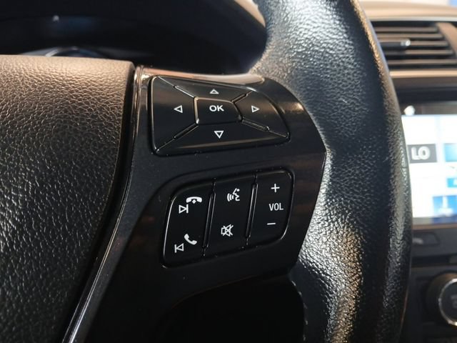 Used 2017 Ford Explorer XLT w/ Equipment Group 202A AWD/4WD image 8