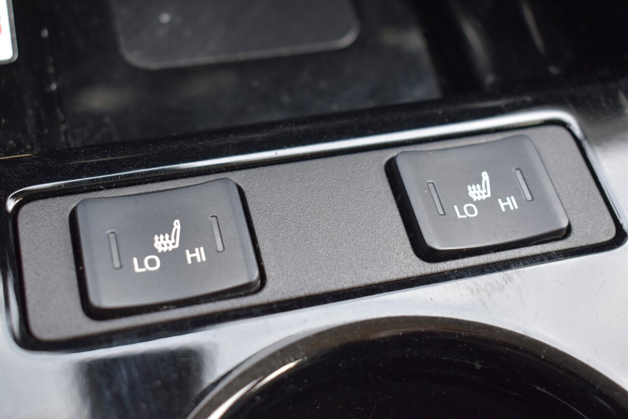 Used 2022 Toyota Prius Prime XLE FWD image 19