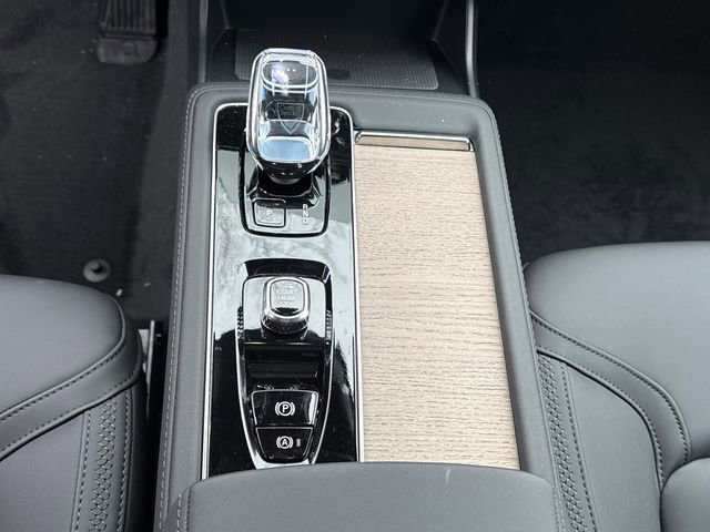 New 2026 Volvo XC90 B6 Plus w/ Protection Package Premier image 17