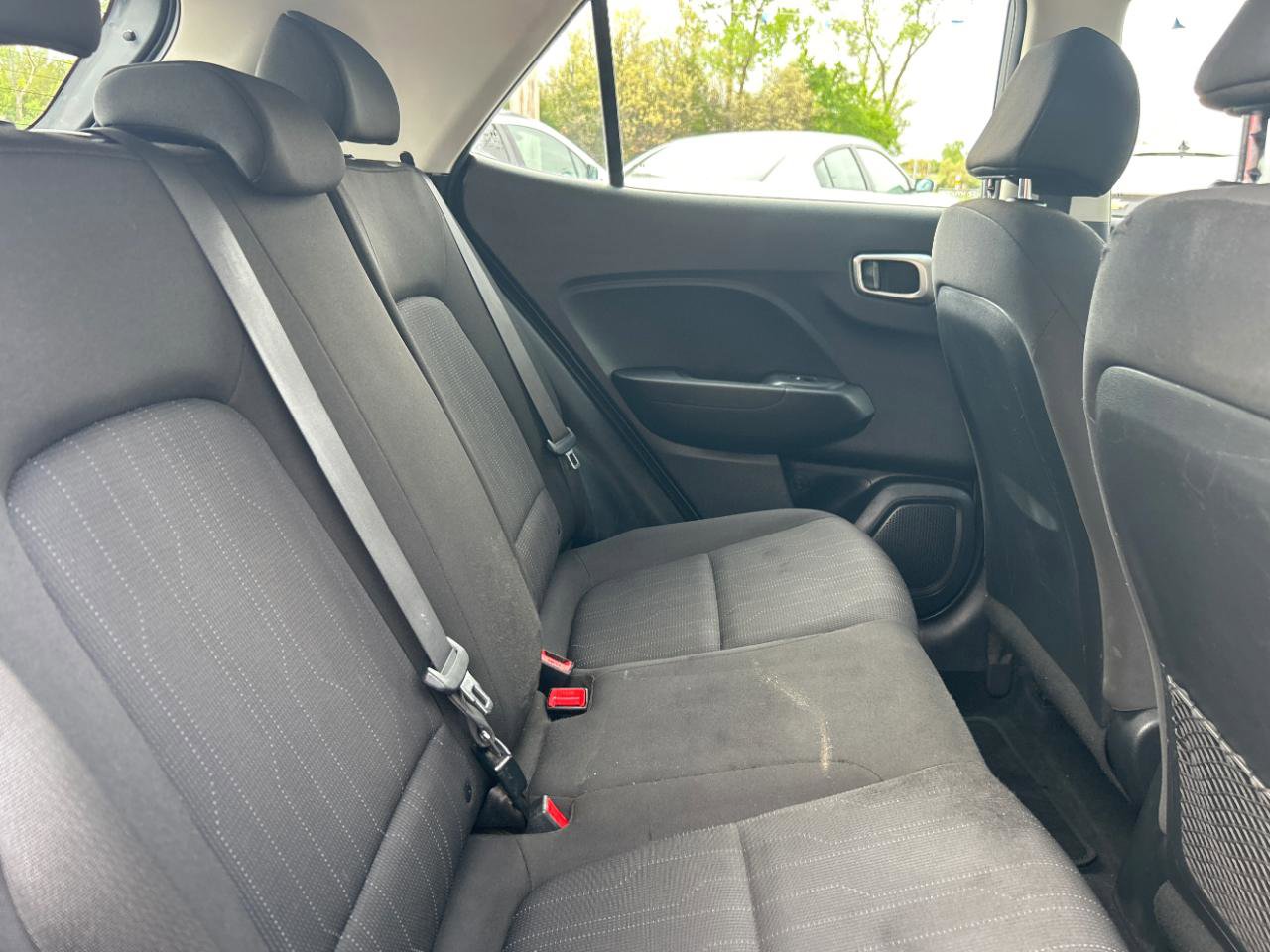 Used 2021 Hyundai Venue SE FWD image 22