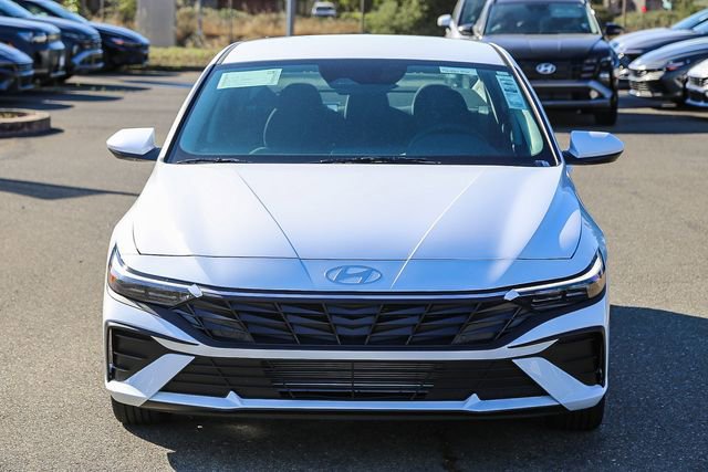 New 2026 Hyundai Elantra SE FWD image 2