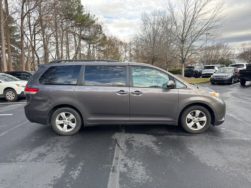 Used 2014 Toyota Sienna LE image 17