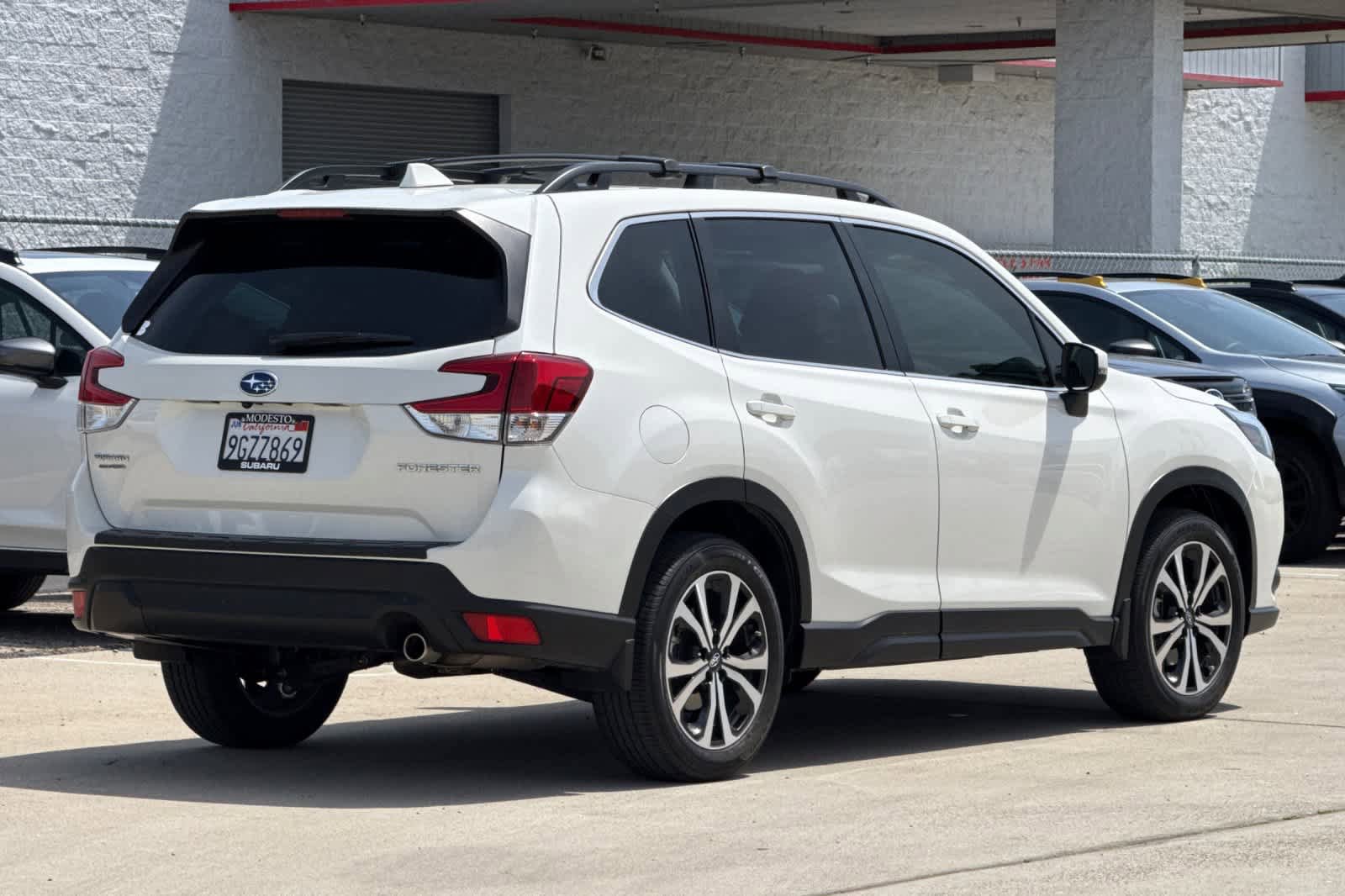 Used 2023 Subaru Forester Limited AWD/4WD image 3