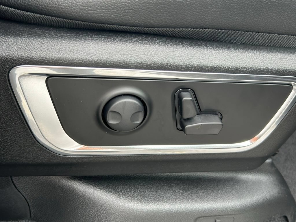 New 2025 RAM 1500 Laramie w/ Sport Appearance Package AWD/4WD image 34