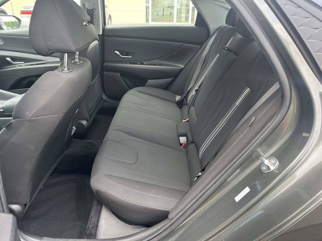 Certified 2024 Hyundai Elantra SEL w/ Convenience Package FWD image 9
