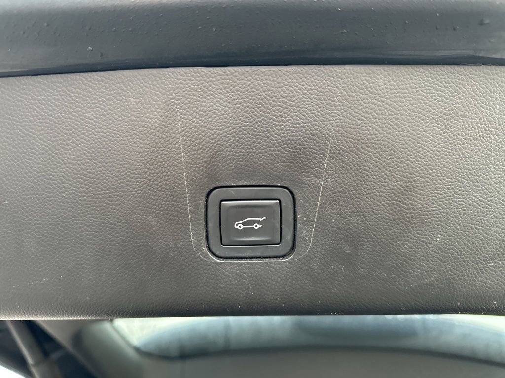 Used 2018 Chevrolet Traverse LT image 10