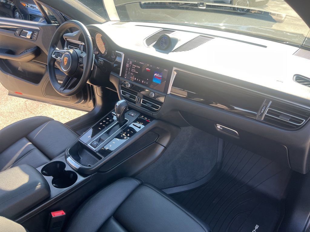 Used 2022 Porsche Macan Base image 22